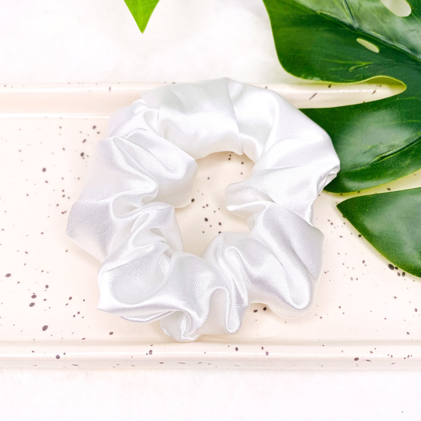 Pearl Scrunchie